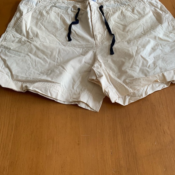 Gap shorts size 16, brand new - Picture 3 of 4